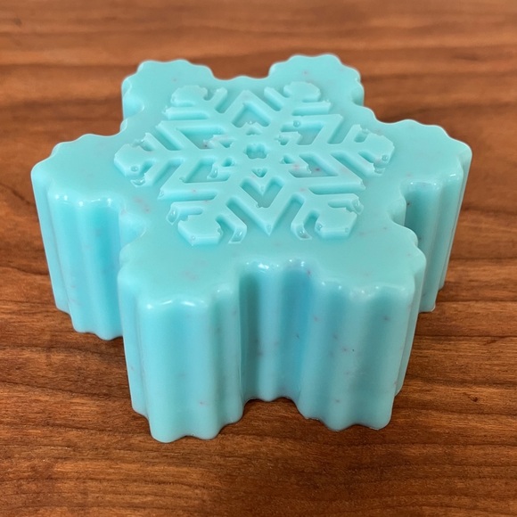 Handmade Goats Milk Soap. Orange. - Picture 2 of 2